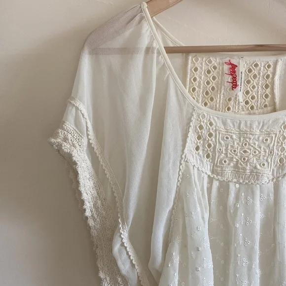 Free people, White flowy blouse, size small - Picture 3 of 10